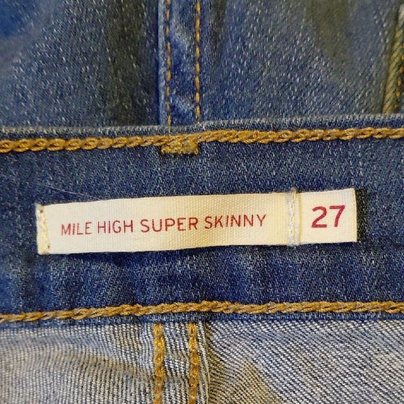 Levi's Women's Distressed Skinny Jeans in Dark Blue - Picture 7 of 7